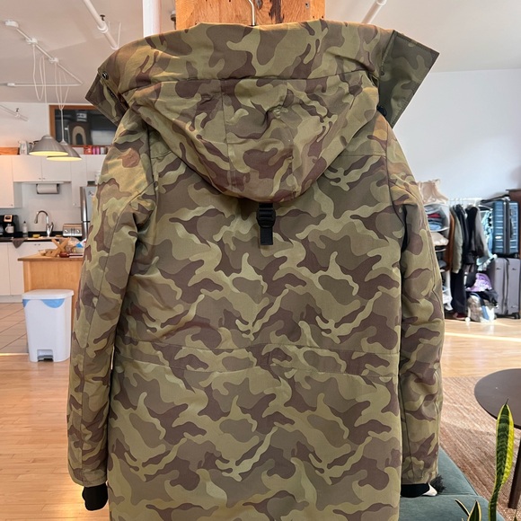 KANUK Expedition coat size small - Picture 4 of 4